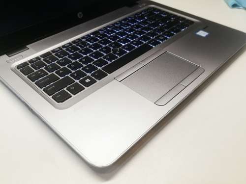 HIGH SPEC!*HP ELITEBOOK 840 G4*i5-7200U*8GB*500GB HDD*HD DISPLAY*HD 620