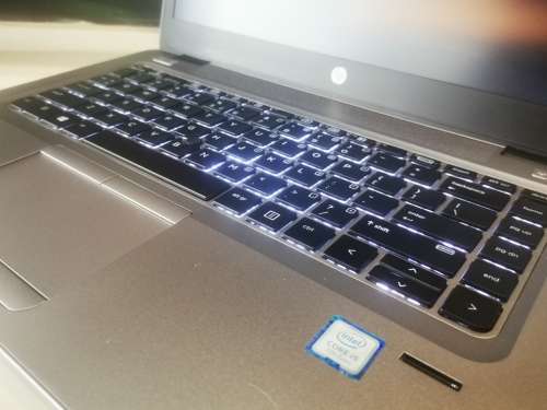 HIGH SPEC!*HP ELITEBOOK 840 G4*i5-7200U*8GB*500GB HDD*HD DISPLAY*HD 620