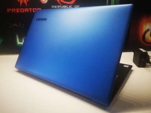 BEAUTIFUL!*HIGH SPEC!*QUAD CORE 8th Gen i7*LENOVO 130*i7-8550U*8GB DDR4*1000GB HDD*UHD620*