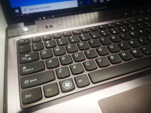 *HIGH SPEC*VERY FAST*LENOVO IDEAPAD Z570* i5-2430M*6GB RAM*256GB SSD*