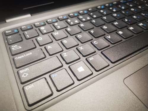 BRAND NEW! BOXED!*10/10*8TH GENERATION*DELL LATITUDE 3310*CELERON 4205U*4GB DDR4*64GB SSD*
