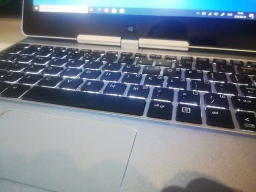 *ULTRA VERSATILE*HP ELITEBOOK REVOLVE 810 G3*i5-5200u*8GB RAM*256GB SSD*TOUCHSCREEN*