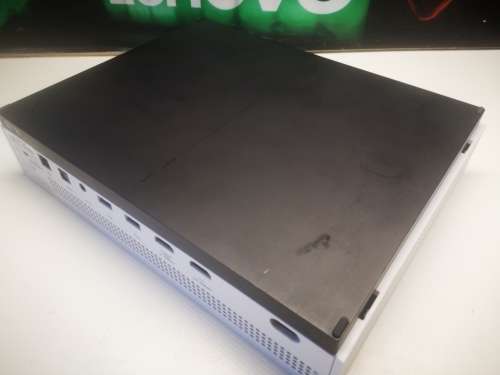 2 x Controllers and Forza 4****XBOX ONE S*2 X CONTROLLERS*500GB HDD*FORZA 4*