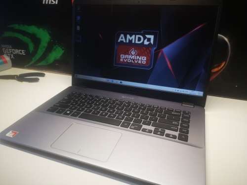 ASUS POWERED BY RADEON!*ASUS X505*A4-9125*TURBO CORE*500GB HDD*4GB DDR4*HIGH SPEED WIFI