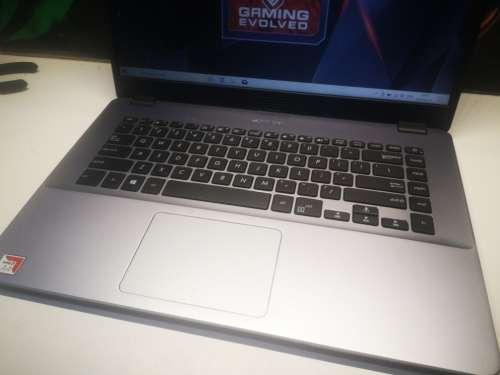 ASUS POWERED BY RADEON!*ASUS X505*A4-9125*TURBO CORE*500GB HDD*4GB DDR4*HIGH SPEED WIFI