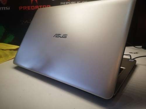 VERY HIGH SPEC!*FAST!*QUAD CORE 8TH GEN i5*ASUS F540*i5-8250u*LATEST 8TH GEN i5*240GB SSD*8GB DDR4*