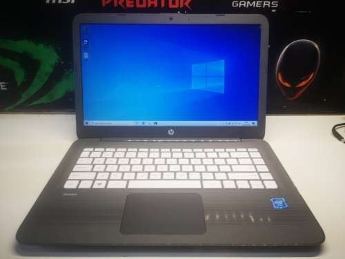 **AS NEW*STUNNING*HP STREAM 14*N3060*32GB SSD*DTS SOUND*HD DISPLAY*