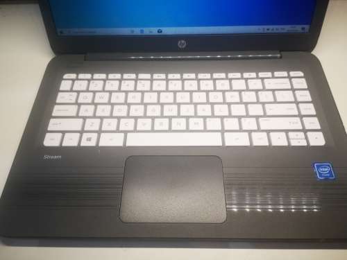 **AS NEW*STUNNING*HP STREAM 14*N3060*32GB SSD*DTS SOUND*HD DISPLAY*