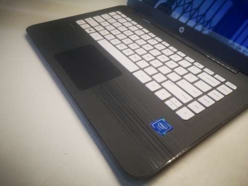 **AS NEW*STUNNING*HP STREAM 14*N3060*32GB SSD*DTS SOUND*HD DISPLAY*