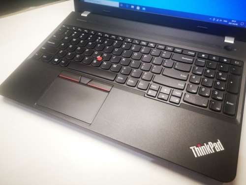 *FAST Business Laptop*LENOVO THINKPAD E550*i5-5200U*8GB RAM*256GB SSD*HD DISPLAY*DVD*