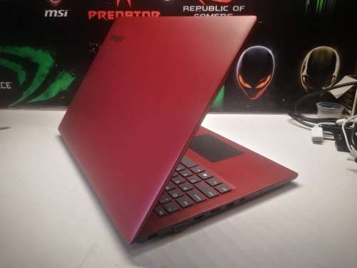 EXCELLENT QUAD CORE 8TH GEN*LENOVO IDEAPAD 330*i5-8250U*FULL HD*4GB DDR4*500GB HDD*UHD 620 GRAPHICS*