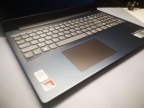 *HIGH SPEC*LENOVO s145*A9-9425*8TH GEN*TURBO CORE*RADEON R5**8GB DDR4*1000GB HDD*