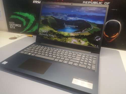 STUNNING!*HIGH SPEC*LENOVO s145*I3-8145u*8TH GEN*UHD 620*8GB DDR4*1000GB HDD*
