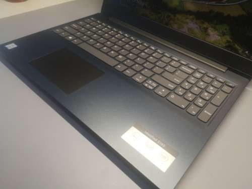STUNNING!*HIGH SPEC*LENOVO s145*I3-8145u*8TH GEN*UHD 620*8GB DDR4*1000GB HDD*