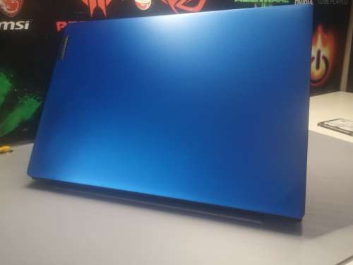 STUNNING!*HIGH SPEC*LENOVO s145*I3-8145u*8TH GEN*UHD 620*8GB DDR4*1000GB HDD*