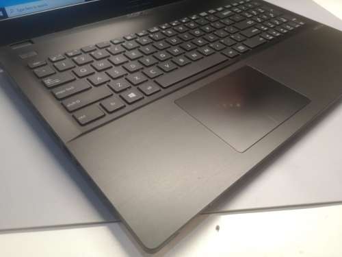 ICE COOL TECH*ASUS PRO P2520L*i3-5005U*4GB DDR3*1000GB HDD*SONICMASTER*