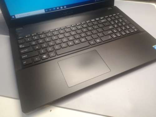 ICE COOL TECH*ASUS PRO P2520L*i3-5005U*4GB DDR3*1000GB HDD*SONICMASTER*
