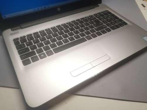 HIGH SPEC*Beautiful Silver*HP 250 G5*i5-6200U*8GB RAM*500GB slim HDD*FULL HD*HD 520*DVD*1920x1080