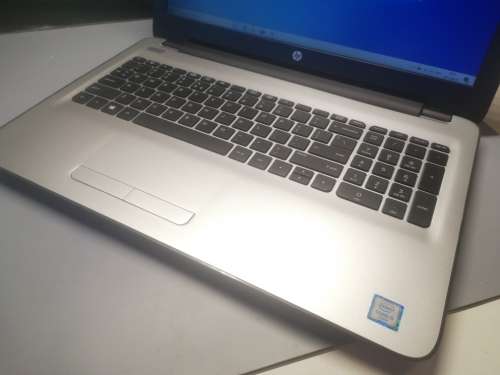HIGH SPEC*Beautiful Silver*HP 250 G5*i5-6200U*8GB RAM*500GB slim HDD*FULL HD*HD 520*DVD*1920x1080