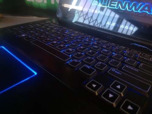 *ALIENWARE M17XR4*17.3 FHD*128GB SSDand1000GB HDD*16GB RAM*NVIDIA GTX*