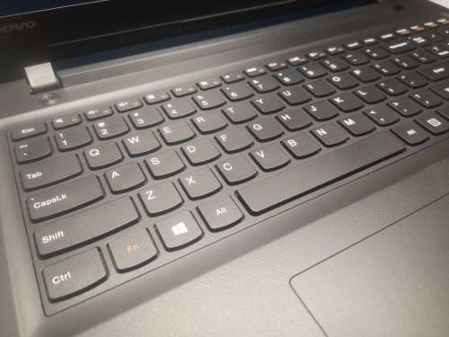 1ST BID!*HIGH SPEC!*STUNNING!*LENOVO IDEAPAD 300*i5-6200*12GB RAM*1000GB HDD*