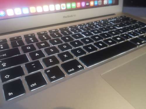 1ST BID!*INCREDIBLE!!**AS NEW**ULTIMATE 2017 APPLE MACBOOK AIR i5*128GB SSD*8GB RAM*68 CYCLES