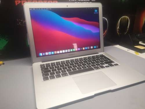 1ST BID!*INCREDIBLE!!**AS NEW**ULTIMATE 2017 APPLE MACBOOK AIR i5*128GB SSD*8GB RAM*68 CYCLES