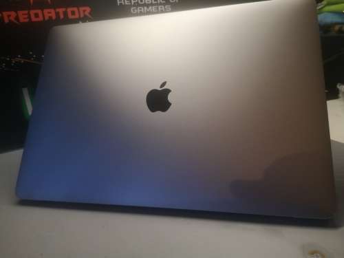 1ST BID!*MACBOOK PRO 15`TOUCHBAR*2017*i7-7700HQ*16GB RAM*256GB SSD*RADEON PRO*