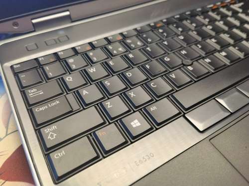 MINT!*QUAD CORE i7!*DELL LATITUDE E6530*i7-3740QM*QUAD CORE*16GB RAM*250GB SSD*NVIDIA GRAPHICS*