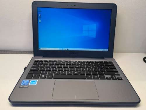 LATE ENTRY!*MINT!*ASUS W202N*INTEL CELERON N3350*7TH GEN*4GB RAM*64GB SSD*WARRANTY*