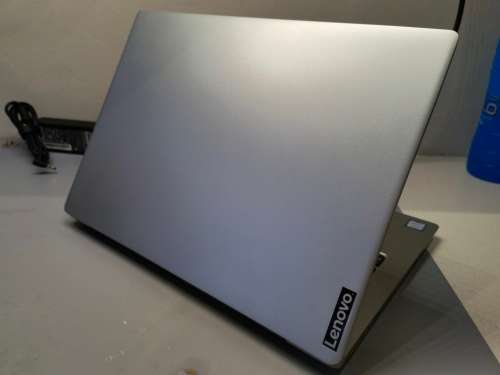 BEAUTIFUL, FAST AND HIGH SPEC!*LENOVO 330S*8TH GEN i5*i5-8250U*8GB DDR4*512GB SSD*
