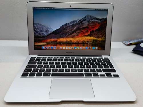 EXCELLENT!*APPLE MACBOOK AIR*CORE i5*128GB SSD*4GB RAM*HD*HD 5000 GRAPHICS*