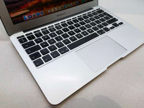 EXCELLENT!*APPLE MACBOOK AIR*CORE i5*128GB SSD*4GB RAM*HD*HD 5000 GRAPHICS*