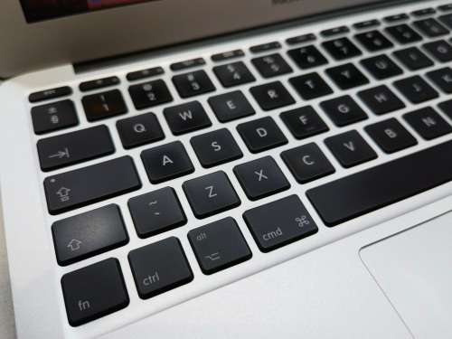 EXCELLENT!*APPLE MACBOOK AIR*CORE i5*128GB SSD*4GB RAM*HD*HD 5000 GRAPHICS*