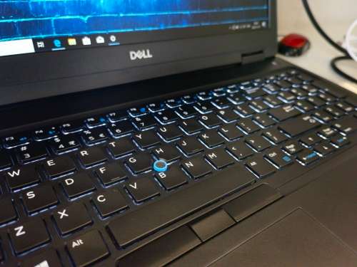 BEAST SPECS!*MINT!*DELL LATITUDE 5590*i7-8650U*16GB DDR4*512GB NVME SSD*FULL HD*QUAD CORE*4G LTE