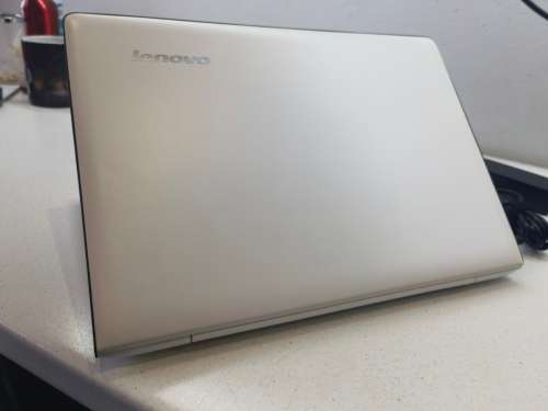 BEAST!*STUNNING!*VERY HIGH SPEC*LENOVO U31-70*i5-5200U*8GB RAM*256GB SSD*NVIDIA GEFORCE*FULL HD*