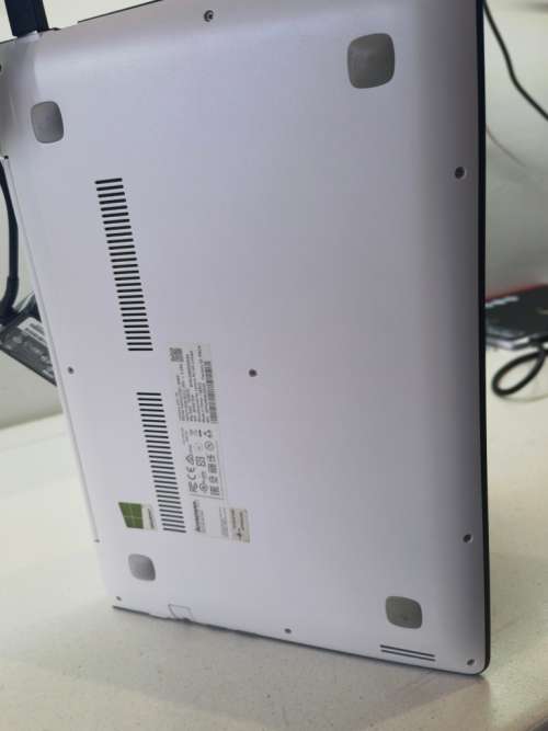 BEAST!*STUNNING!*VERY HIGH SPEC*LENOVO U31-70*i5-5200U*8GB RAM*256GB SSD*NVIDIA GEFORCE*FULL HD*
