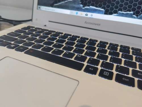 BEAST!*STUNNING!*VERY HIGH SPEC*LENOVO U31-70*i5-5200U*8GB RAM*256GB SSD*NVIDIA GEFORCE*FULL HD*
