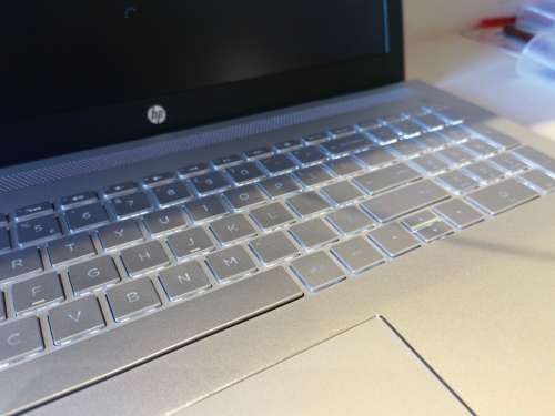 Brilliant Laptop!*AS NEW*HP PAVILION 15*i3-7100U*8GB DDR4*240GB SSD*1000GB HDD*BACKLIT*620 GRAPHICS*