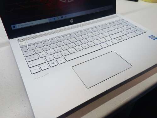 Brilliant Laptop!*AS NEW*HP PAVILION 15*i3-7100U*8GB DDR4*240GB SSD*1000GB HDD*BACKLIT*620 GRAPHICS*