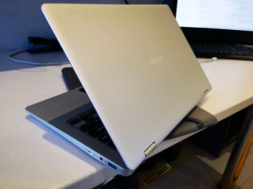 TOP SPECS!*AS BRAND NEW!*MECER GURU*TOUCHSCREEN*360 FLIP*INTEL J3160*4GB RAM*64GB SSD*FHD*