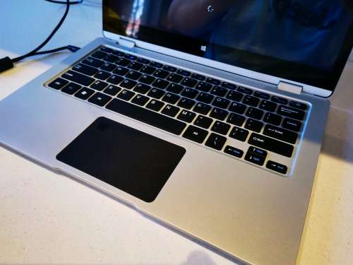 TOP SPECS!*AS BRAND NEW!*MECER GURU*TOUCHSCREEN*360 FLIP*INTEL J3160*4GB RAM*64GB SSD*FHD*