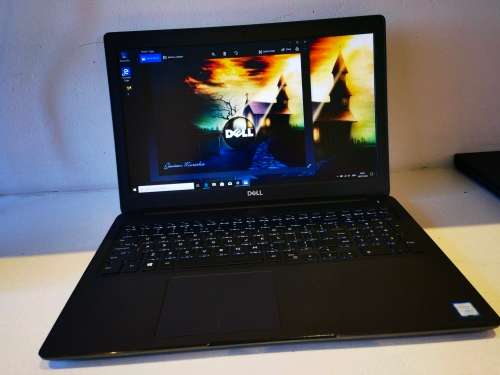 LATE ENTRY!*FAST!*AS NEW*8TH GEN QUAD CORE*DELL LATITUDE 3500*i5-8265U*8GB*UHD 620*256GB SSD*FULL HD