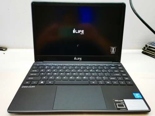 FAST, EXCELLENT CONDITION**ZED AIR PLUS*15.6` HD*7TH GEN N3350*4GB RAM*128SSD X 2*
