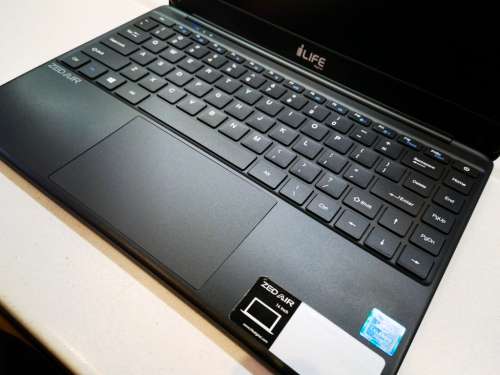 FAST, EXCELLENT CONDITION**ZED AIR PLUS*15.6` HD*7TH GEN N3350*4GB RAM*128SSD X 2*