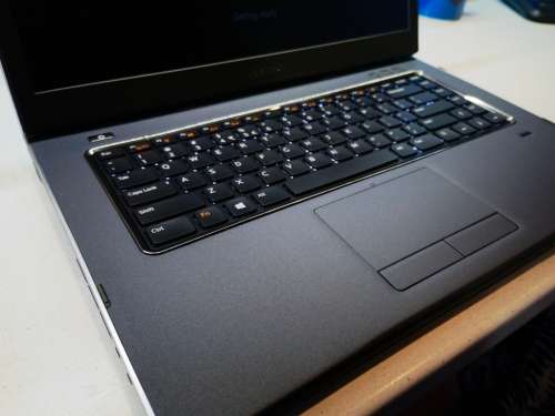 *HIGH SPEC i5!*DELL VOSTRO 3560*i5-3210m*6GB RAM*1000GB HDD*DVD*HD DISPLAY*BACKLIT KEYBOARD