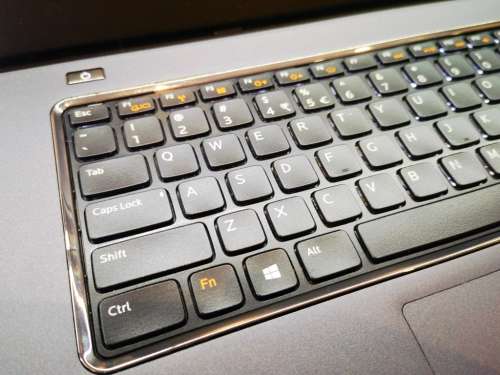 *HIGH SPEC i5!*DELL VOSTRO 3560*i5-3210m*6GB RAM*1000GB HDD*DVD*HD DISPLAY*BACKLIT KEYBOARD
