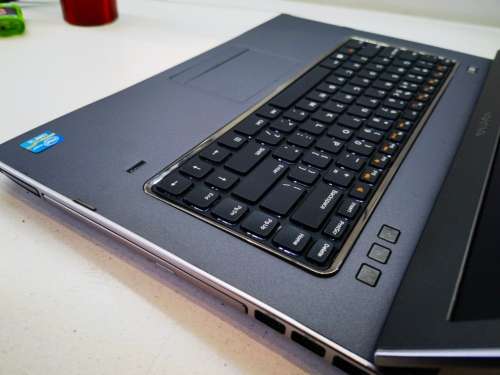 *HIGH SPEC i5!*DELL VOSTRO 3560*i5-3210m*6GB RAM*1000GB HDD*DVD*HD DISPLAY*BACKLIT KEYBOARD