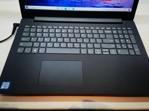 BEAUTIFUL!*HIGH SPEC!*QUAD CORE 8th Gen i7*LENOVO 130*i7-8550U*20GB DDR4*1000GB HDD*UHD620*