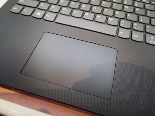 BEAUTIFUL!*HIGH SPEC!*QUAD CORE 8th Gen i7*LENOVO 130*i7-8550U*20GB DDR4*1000GB HDD*UHD620*